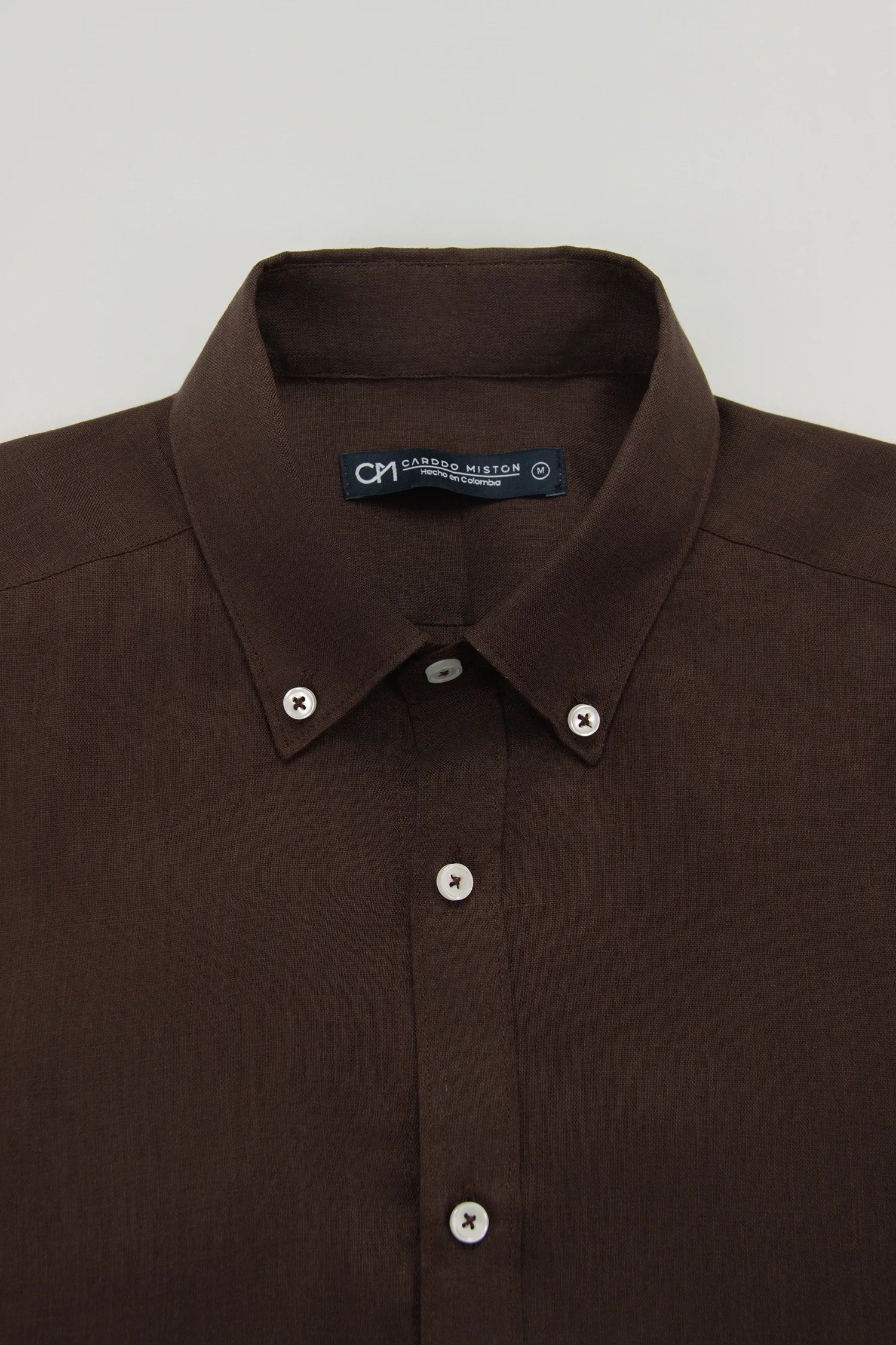 Camisa Button Down Lino Chocolate