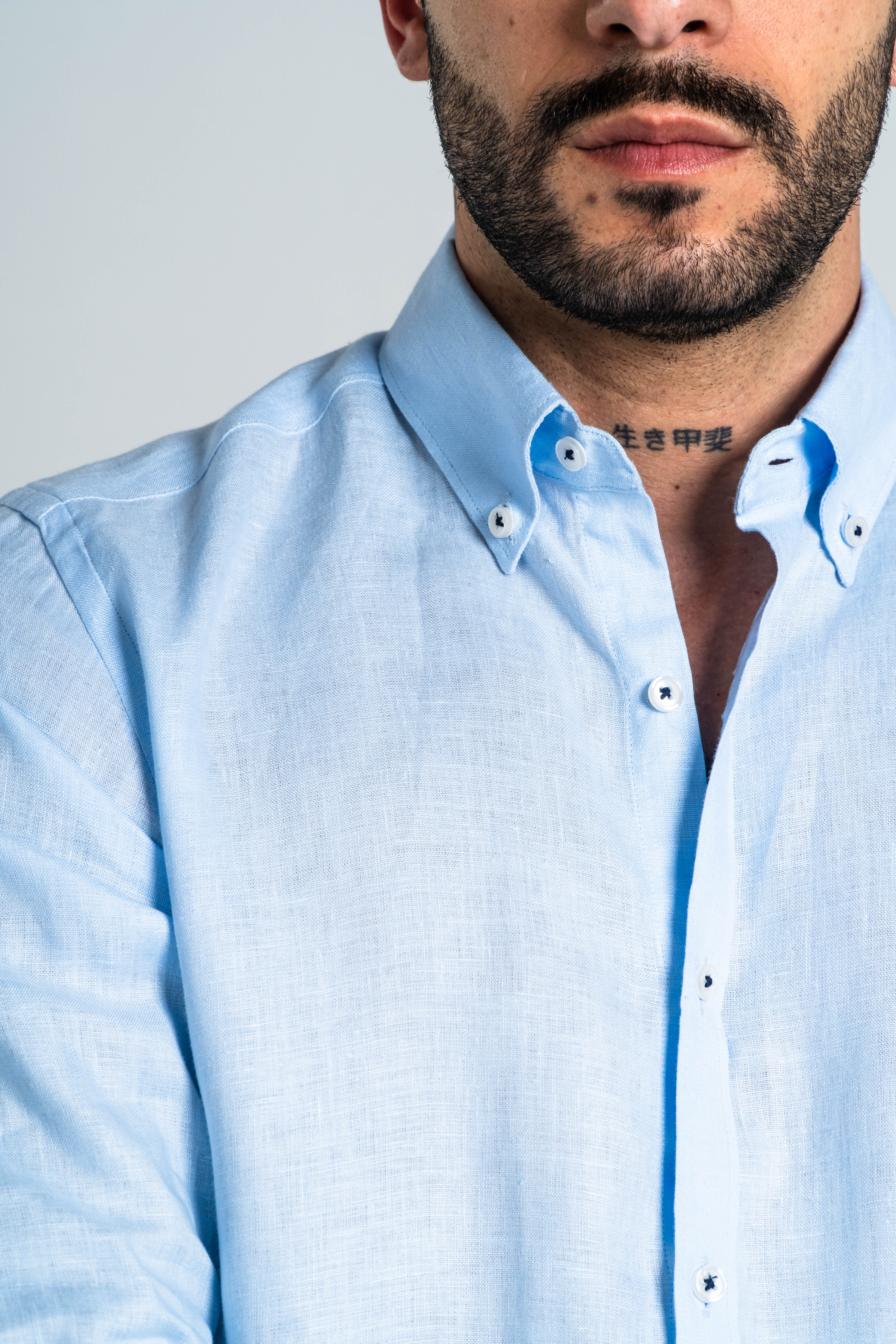 CAMISA BOTÓN CONTRASTE LINO AZUL BEBÉ_01329