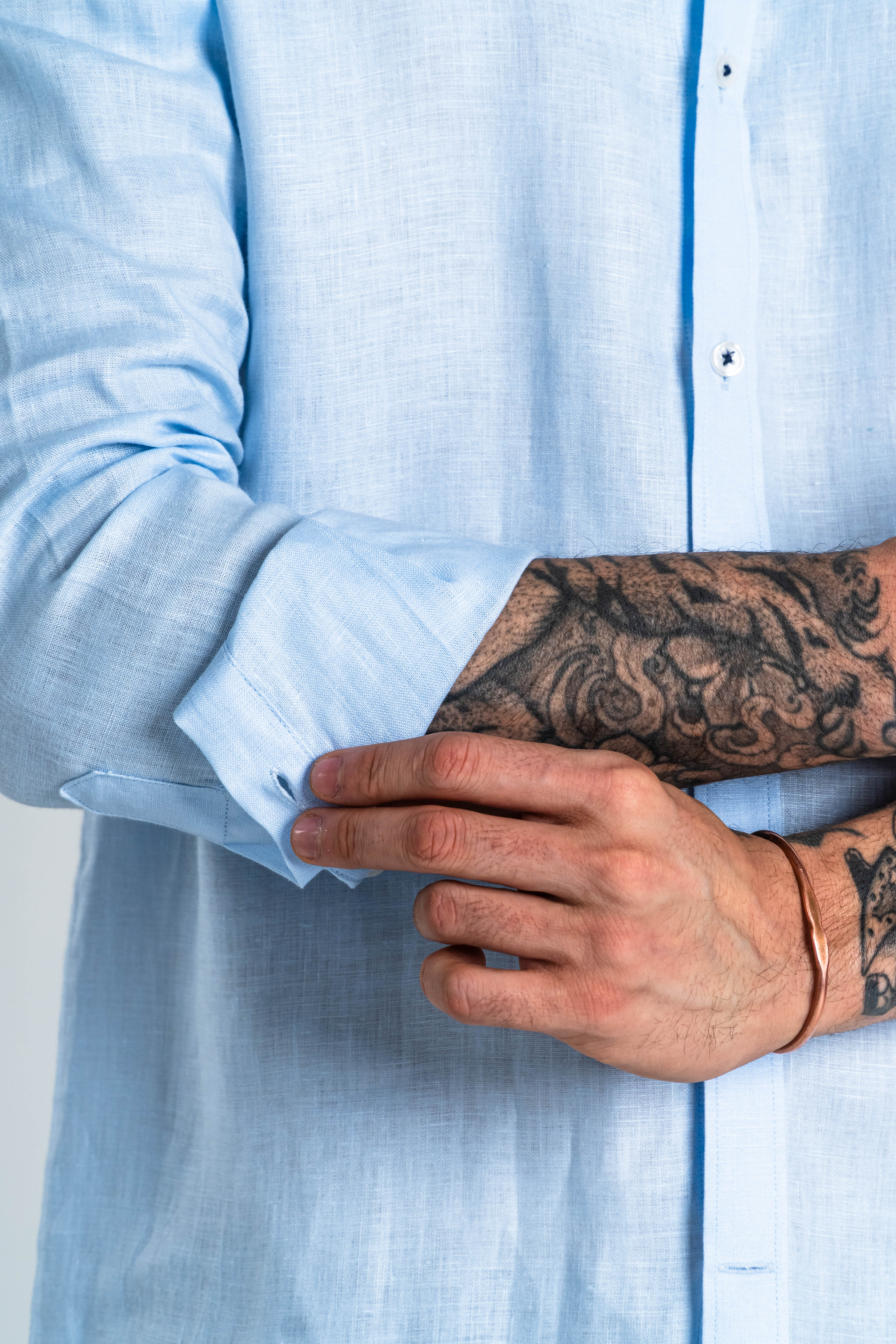 CAMISA BOTÓN CONTRASTE LINO AZUL BEBÉ_01329