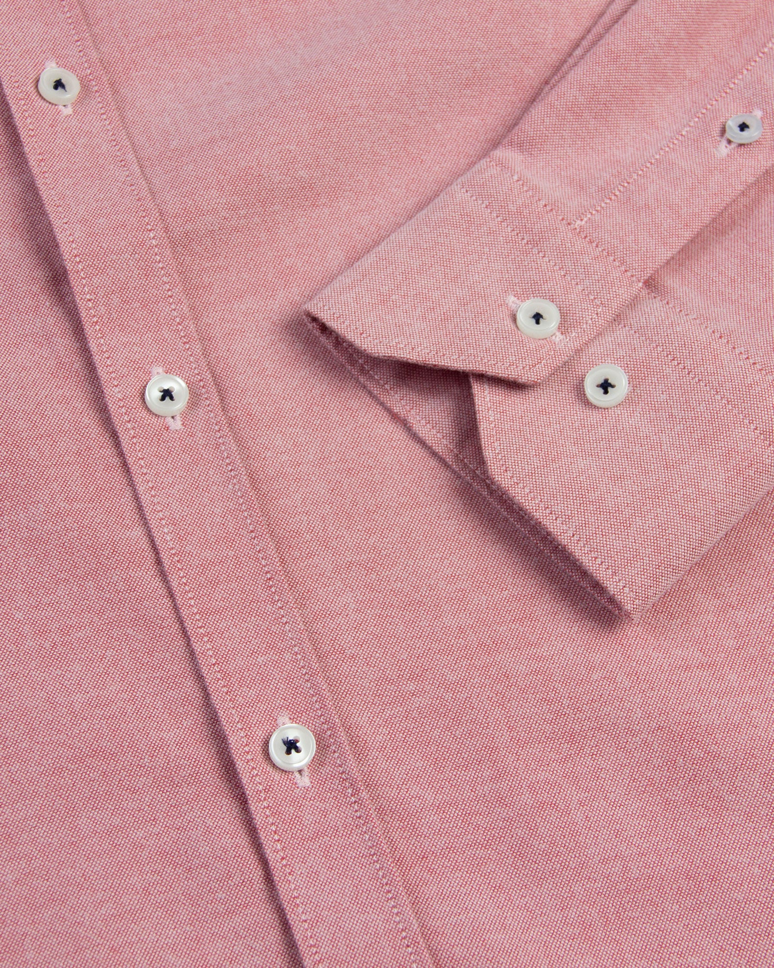 CAMISA OXFORD BOTÓN CONTRASTE ALGODÓN ROJO_01387