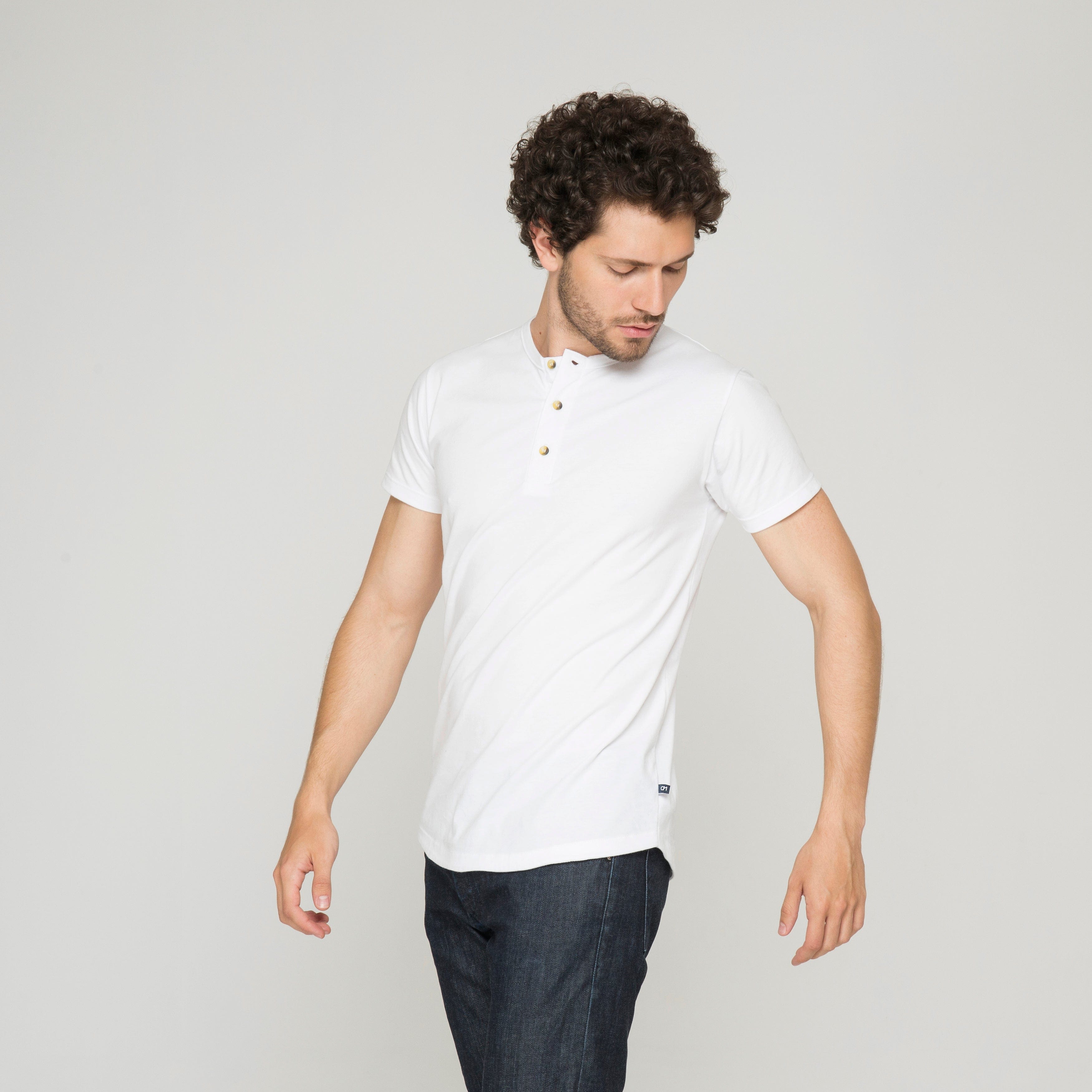 CAMISETA HENLEY ALGODÓN BLANCO_04110