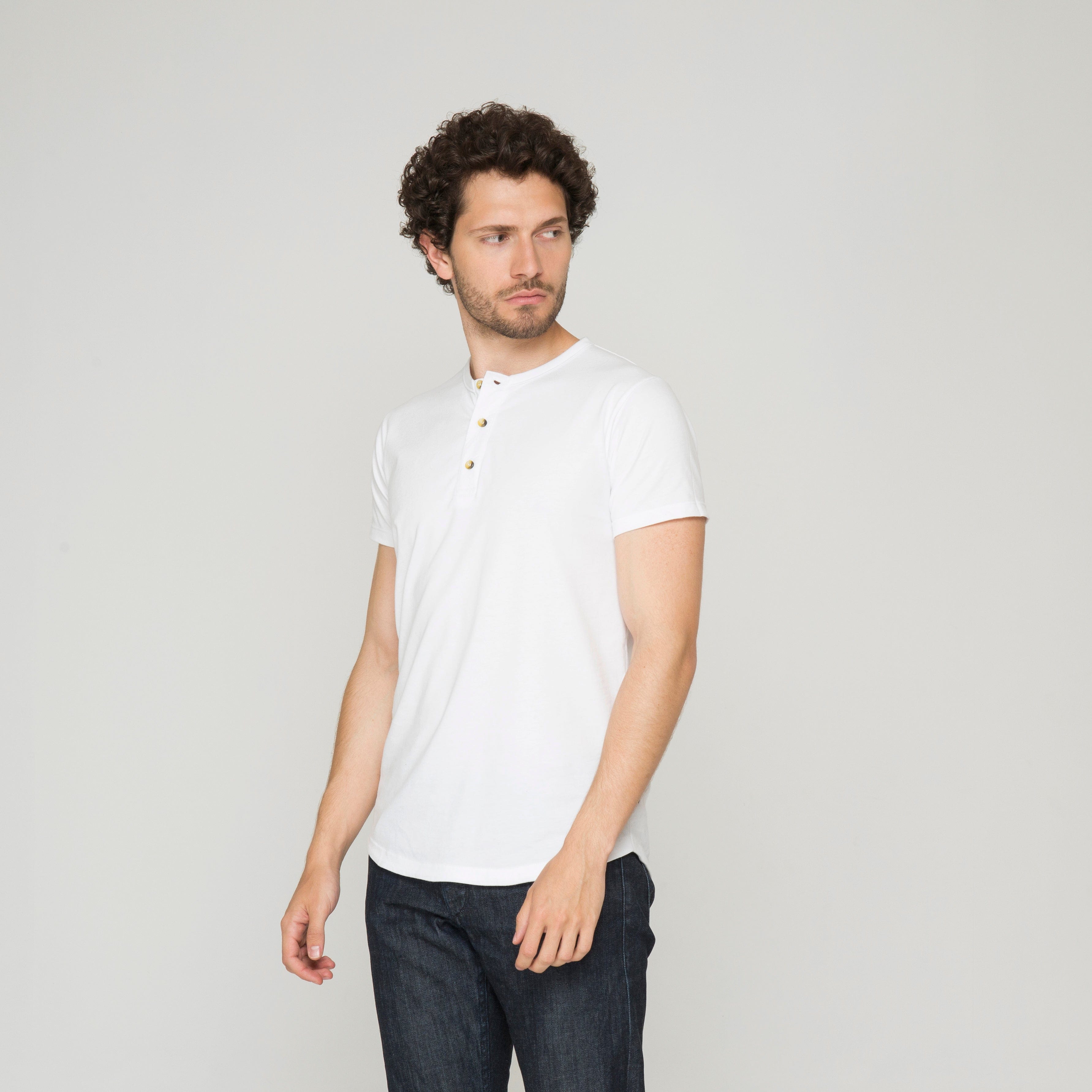 CAMISETA HENLEY ALGODÓN BLANCO_04110