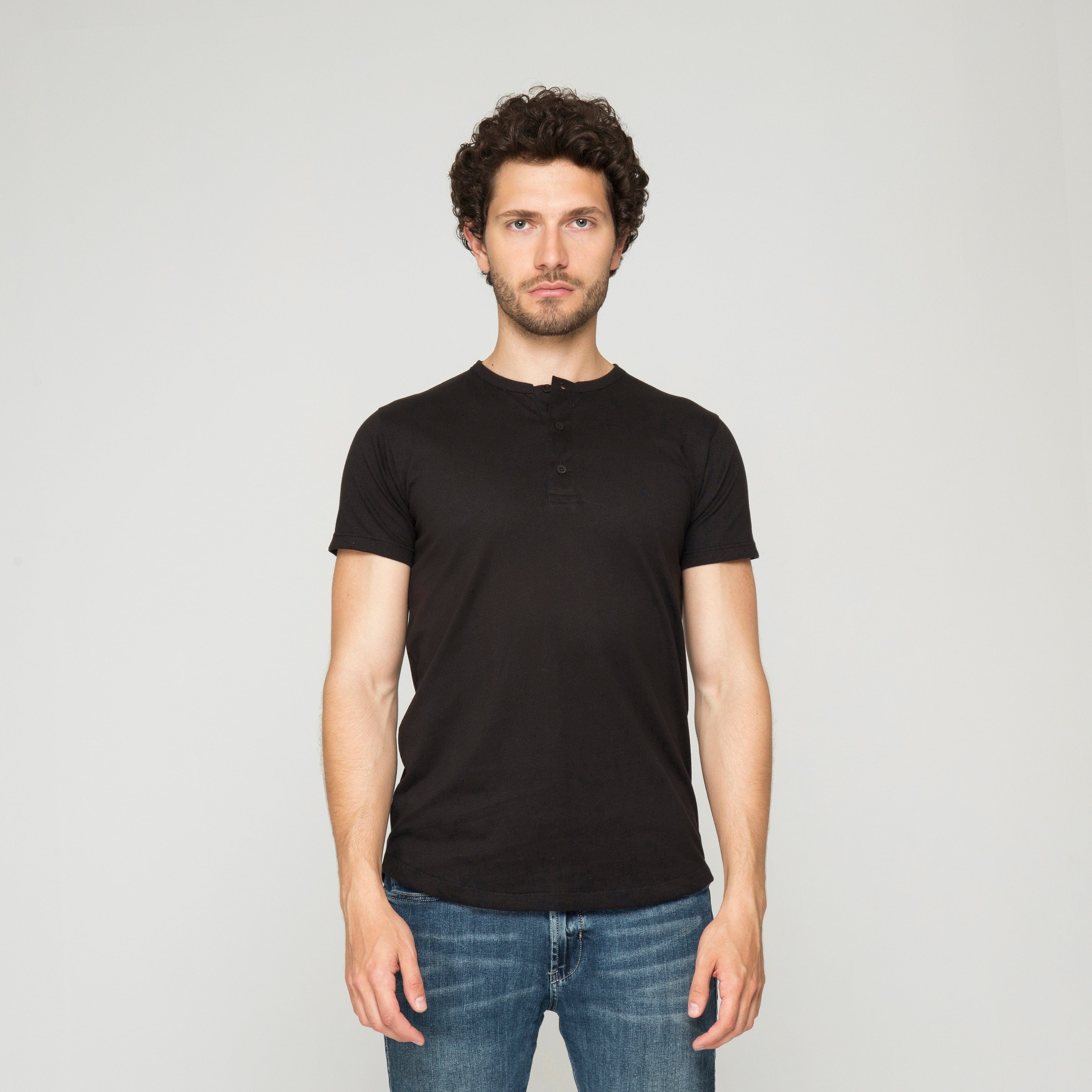 CAMISETA HENLEY ALGODÓN NEGRO_04112