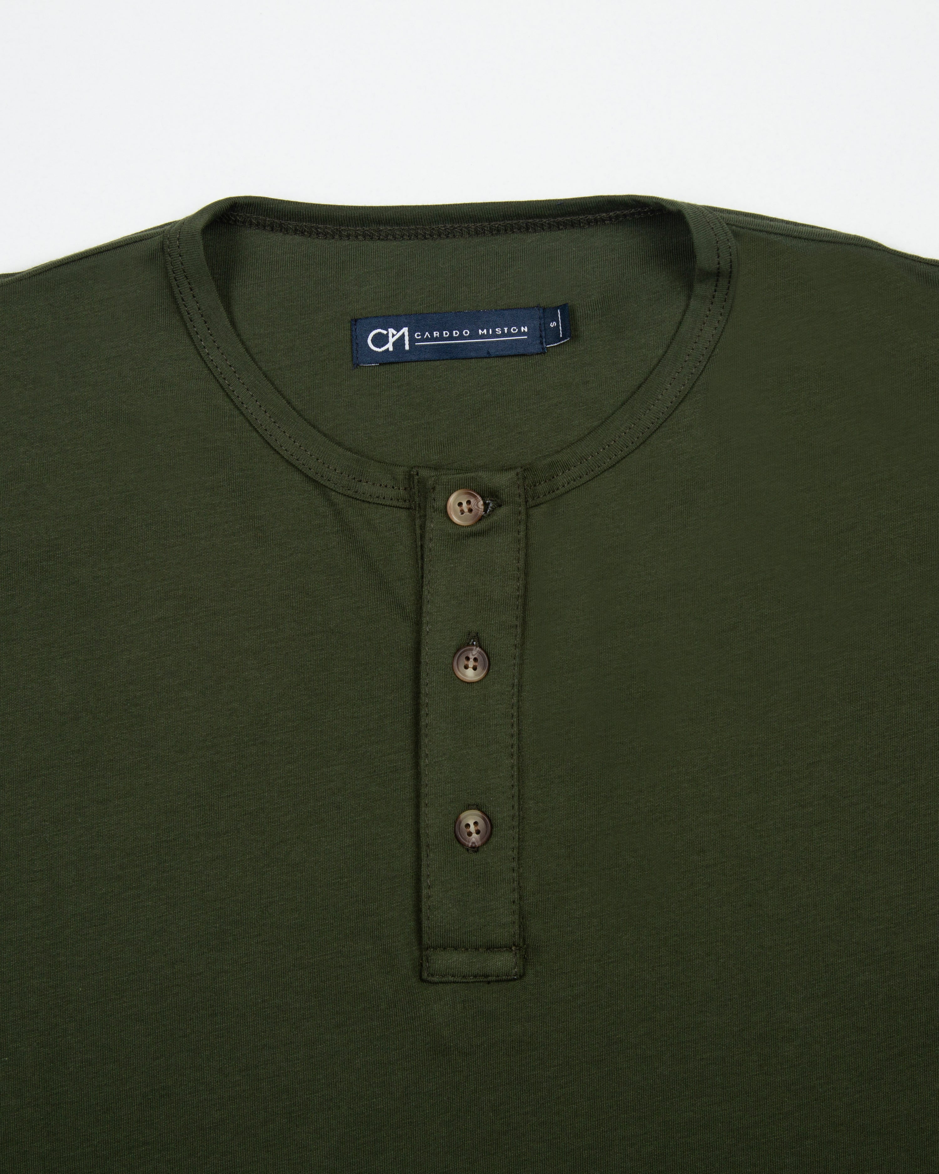 CAMISETA HENLEY ALGODÓN VERDE MILITAR_04115