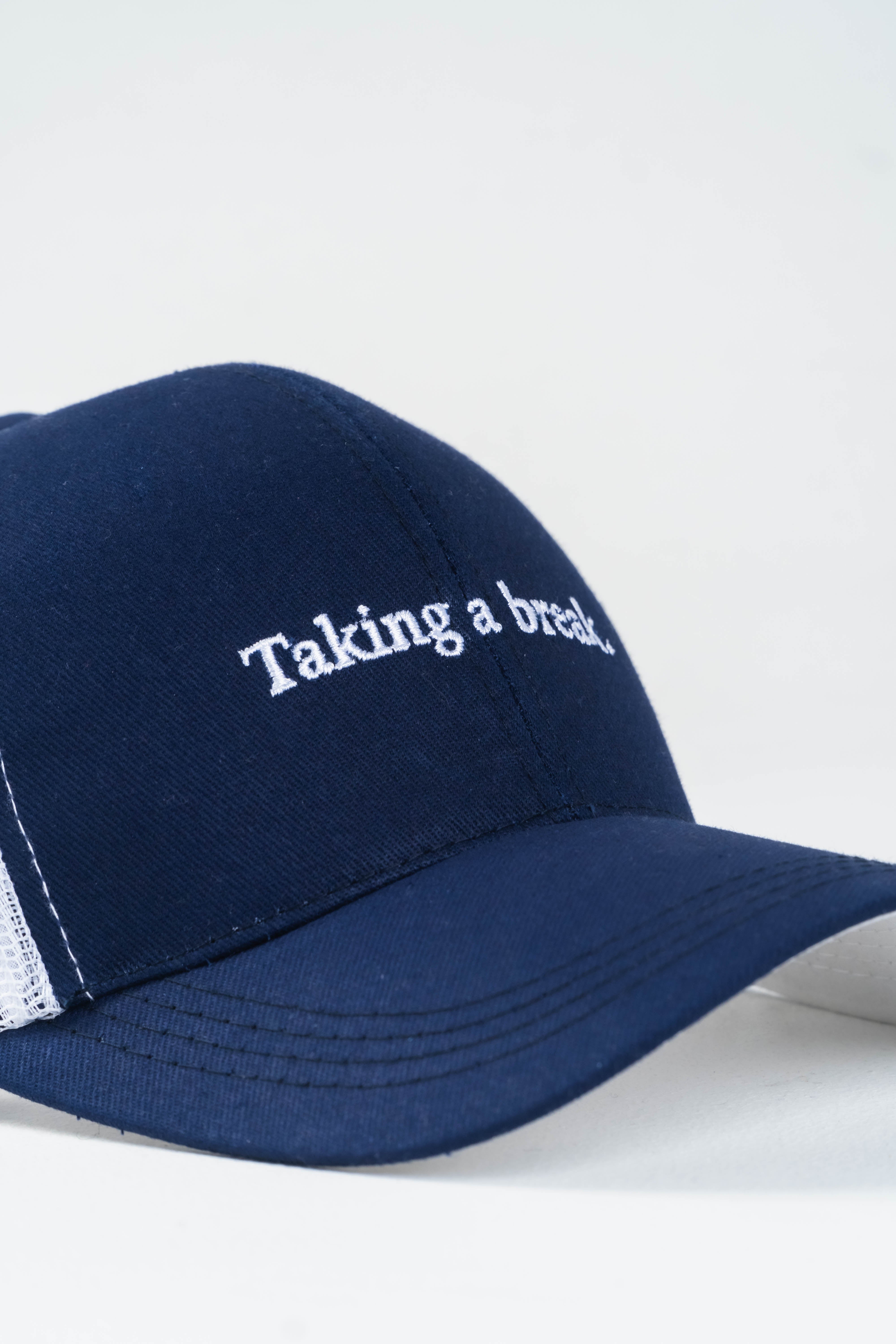 GORRA BORDADO ALGODÓN AZUL OSCURO_06005