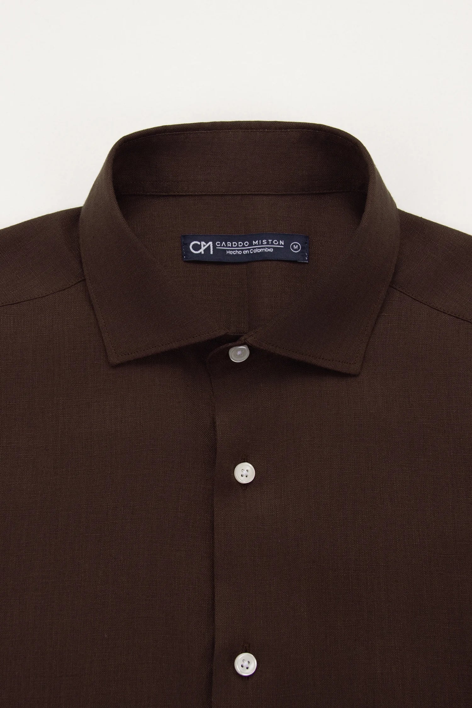 Camisa Button Under Lino Chocolate