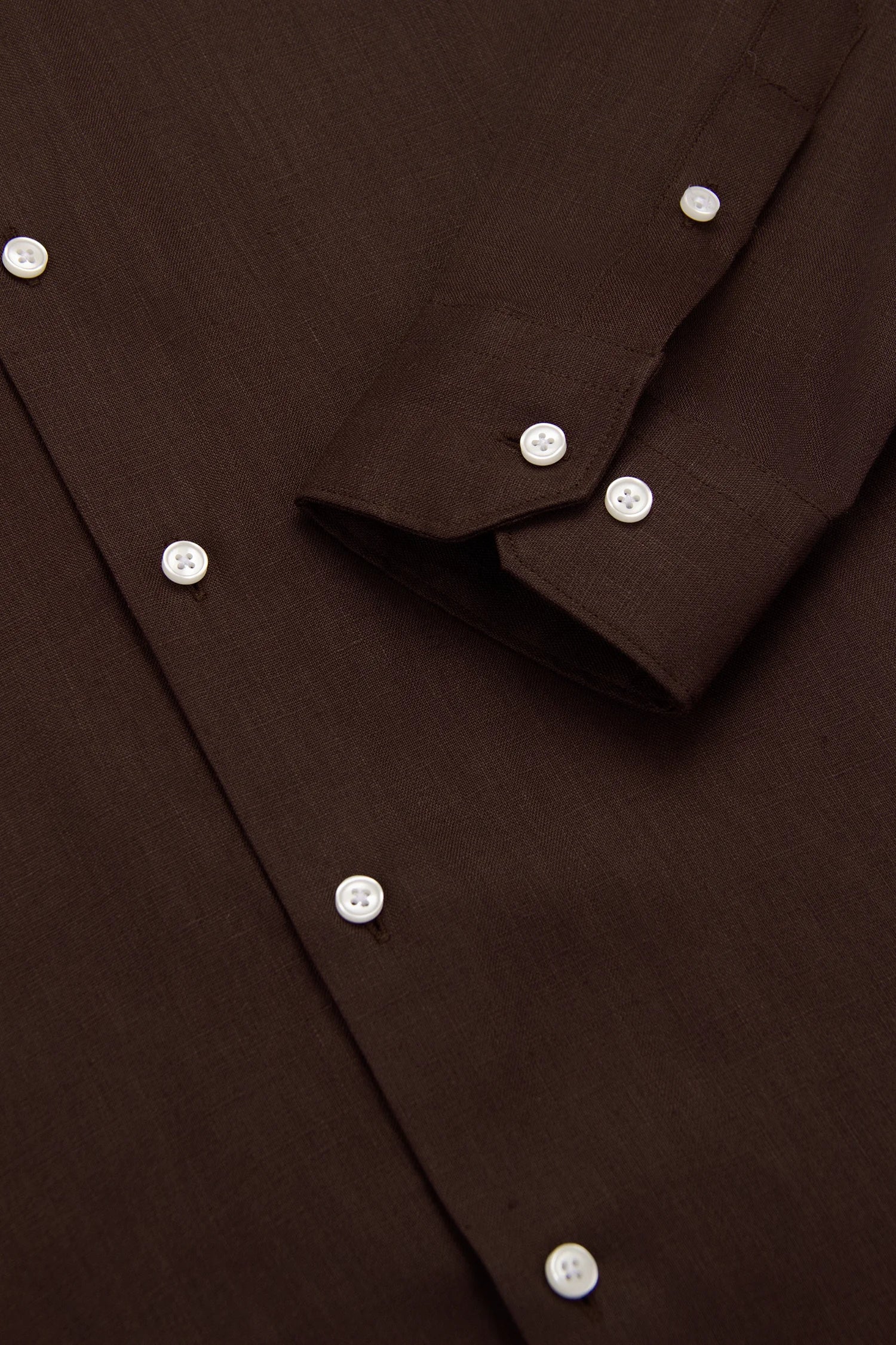 Camisa Button Under Lino Chocolate